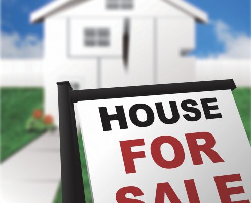 house for sale sign - How a mortgage broker will help you sell your home sooner
